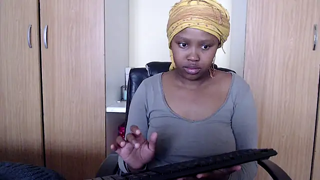 Snapshot of Prettiestheavenly chatting on 9, 5, 2026 Prettiestheavenly online show from 9, 5, 2026