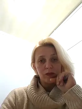 MiaLove183 online show from 7, 4, 2026