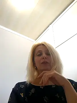 MiaLove183 online show from 23, 5, 2026