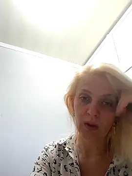 MiaLove183 online show from 3, 6, 2026