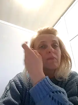 MiaLove183 online show from 24, 3, 2026