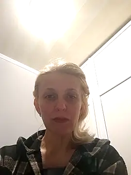 MiaLove183 online show from 27, 3, 2026