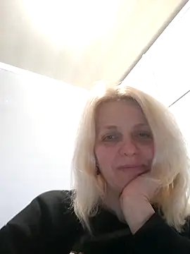 MiaLove183 online show from 2, 4, 2026