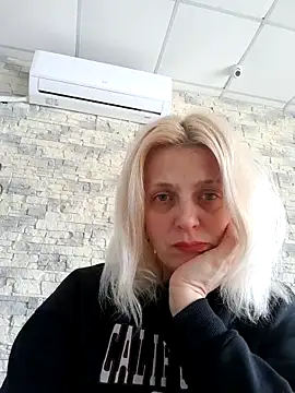 MiaLove183 online show from 26, 3, 2026