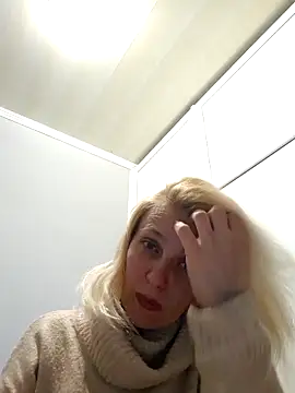 MiaLove183 online show from 8, 4, 2026