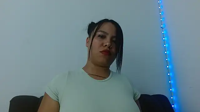 alessialux online show from 5, 5, 2026