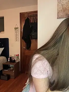 natashakinski online show from 6, 4, 2026
