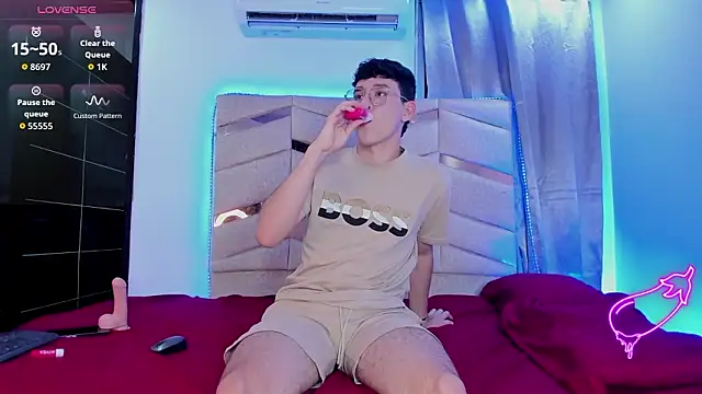 Tom Parker  online show from 23, 3, 2026