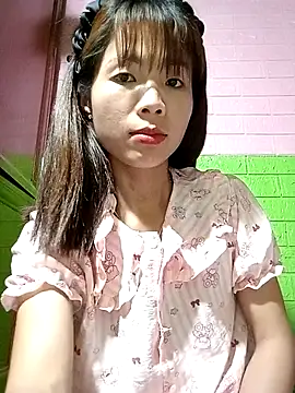 AmyLinee01 online show from 28, 4, 2026