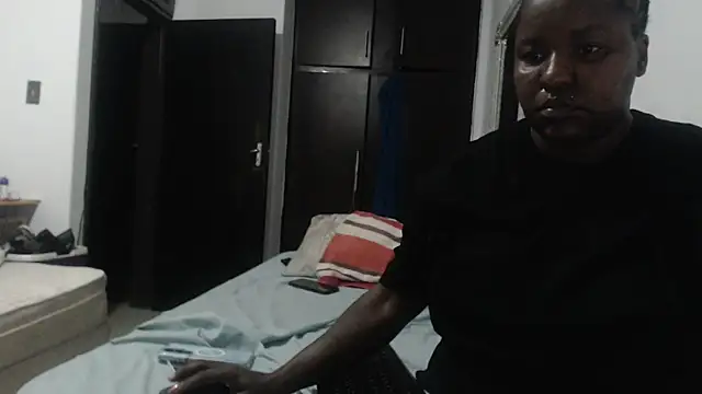 Lucia-boobs online show from 14, 4, 2026