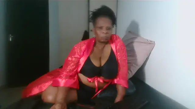 Snapshot of Lucia-boobs chatting on 21, 5, 2026 Lucia-boobs online show from 21, 5, 2026