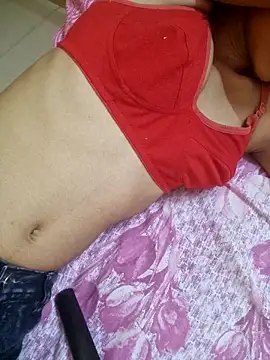 Curvy Amyra online show from 15, 5, 2026