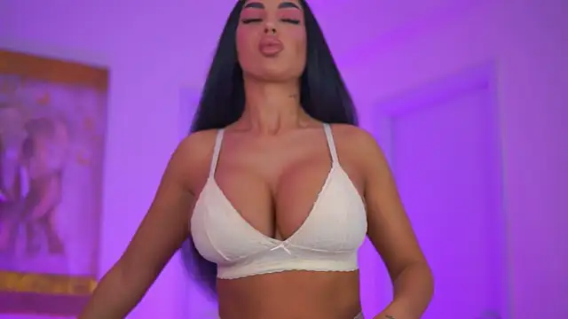 LatinaMorene online show from 26, 4, 2026