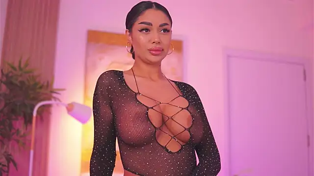 LatinaMorene online show from 13, 5, 2026