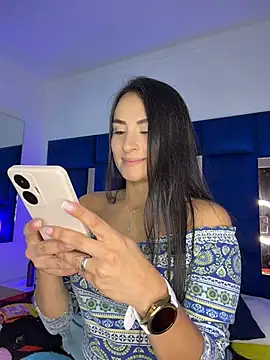 velvetlunaa  online show from 30, 6, 2026