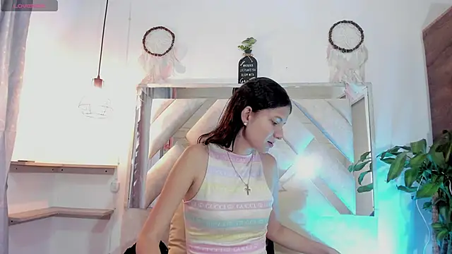 sofy bonnet1 online show from 23, 4, 2026