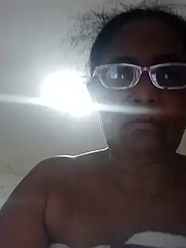 sexymomsn online show from 28, 7, 2026