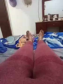 sexymomsn online show from 4, 8, 2026