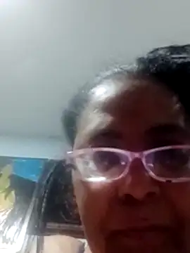 sexymomsn online show from 4, 6, 2026