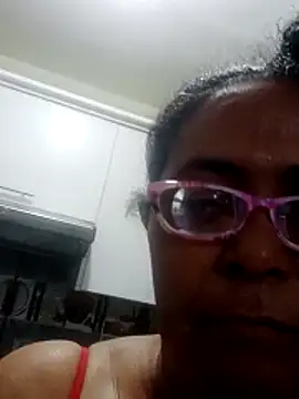 sexymomsn online show from 3, 6, 2026