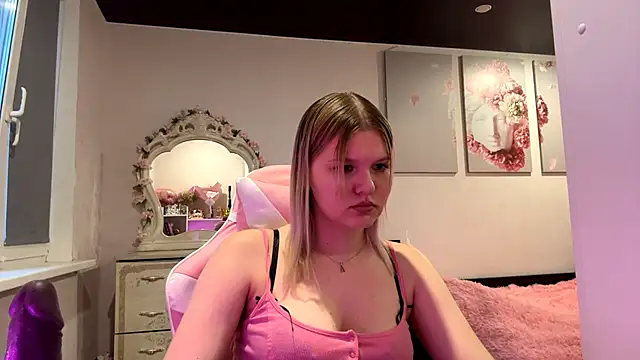 SweettAnny online show from 13, 6, 2026