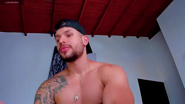 Snapshot of Santos_ramirez1 chatting on 15, 4, 2026 Santos ramirez1 online show from 15, 4, 2026