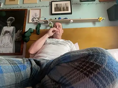 MyCockWantsYourWetVagina online show from 14, 4, 2026