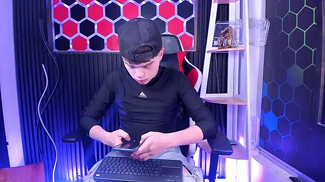 Ian Stone  online show from 20, 6, 2026