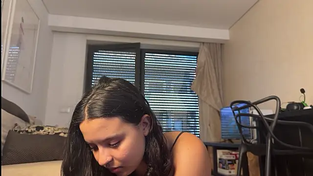 Snapshot of rossilaari chatting on 14, 6, 2026 rossilaari online show from 14, 6, 2026