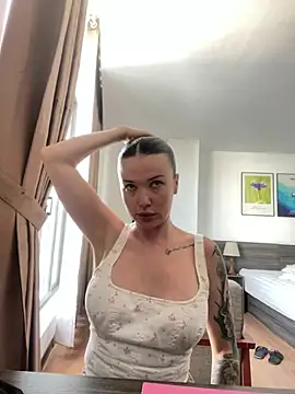 AmeliaLotuss online show from 10, 4, 2026