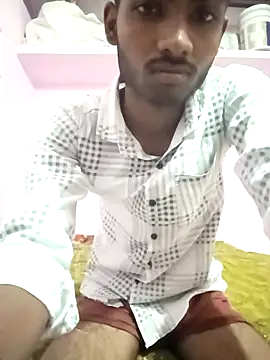 THA KITTY online show from 15, 4, 2026