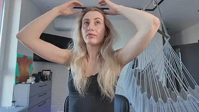 HEY KITSUNKA online show from 4, 4, 2026