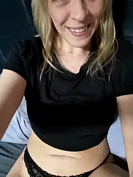 Foxyflame28 online show from 25, 3, 2026