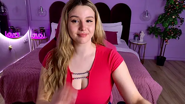 CharlotteAtwoood online show from 19, 5, 2026
