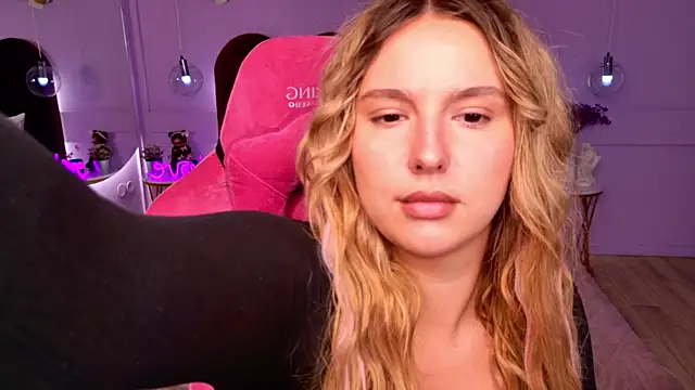 CharlotteAtwoood online show from 7, 8, 2026