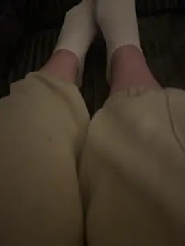 Snapshot of LilouPieds chatting on 24, 3, 2026 LilouPieds online show from 24, 3, 2026