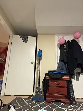 mango-kitty online show from 6, 5, 2026