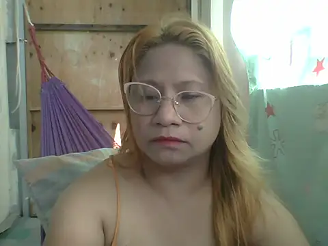 PinayChristine online show from 12, 4, 2026