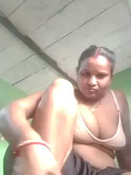 Snapshot of Shivani09900 chatting on 16, 6, 2026 Shivani09900 online show from 16, 6, 2026