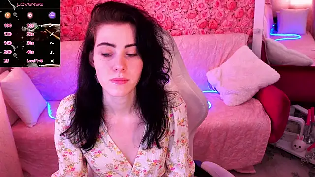 Snapshot of CurleyBlueEyes chatting on 25, 3, 2026 CurleyBlueEyes online show from 25, 3, 2026