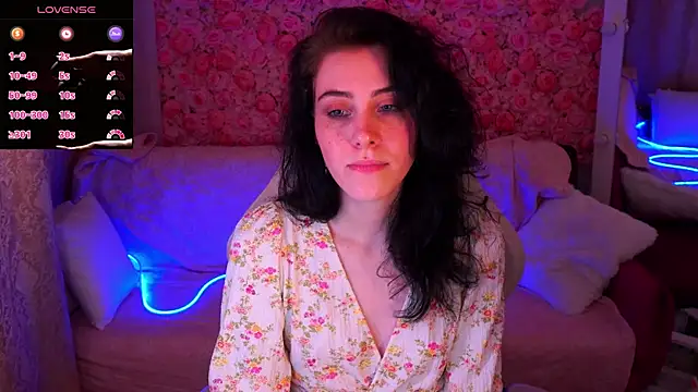 Snapshot of CurleyBlueEyes chatting on 24, 3, 2026 CurleyBlueEyes online show from 24, 3, 2026