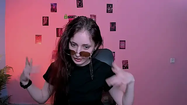 Snapshot of nami_glow chatting on 18, 7, 2026 nami glow online show from 18, 7, 2026