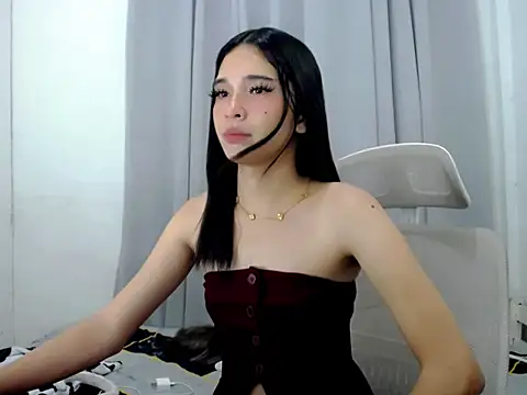 allaboutlara  online show from 8, 4, 2026