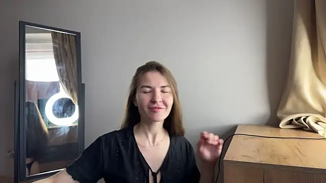 LauraJess  online show from 30, 4, 2026