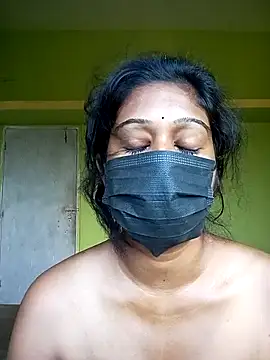 bannerjeesneha20 online show from 13, 4, 2026
