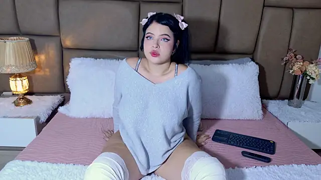 Elodie Laurent online show from 16, 4, 2026