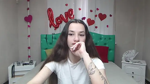Je55icaBreeze online show from 13, 4, 2026