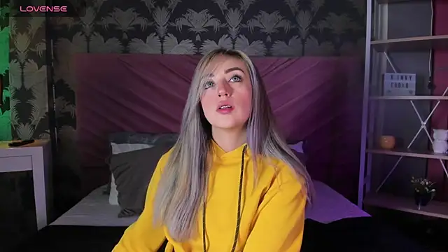  mykinkydoll  online show from 21, 4, 2026