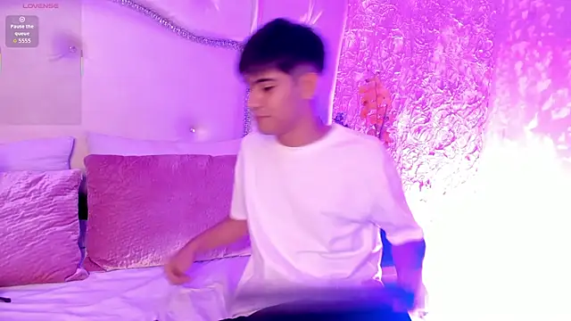 TylerCruz   online show from 5, 4, 2026