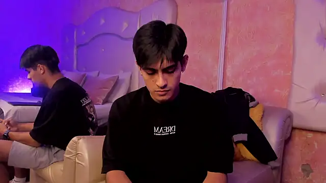 TylerCruz   online show from 15, 4, 2026